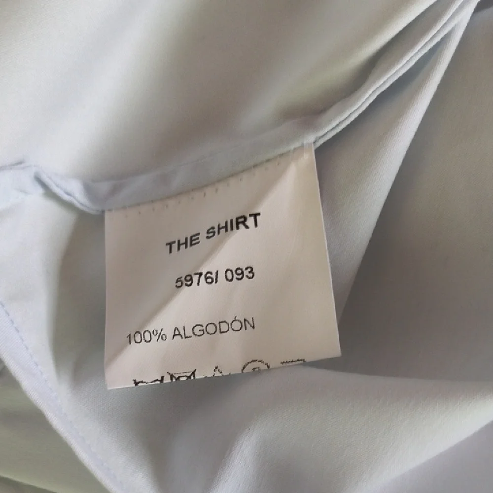 The Shirt By Rochelle Behrens Light Blue Classic Fitted Button Up, Size L - Picture 4 of 6